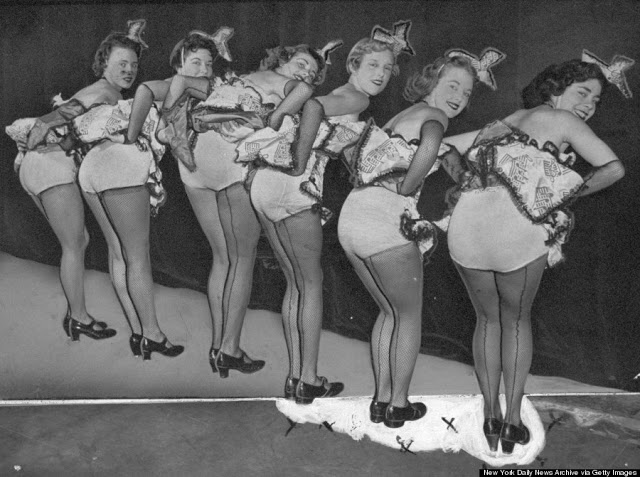1950s-burlesque-dancers-20
